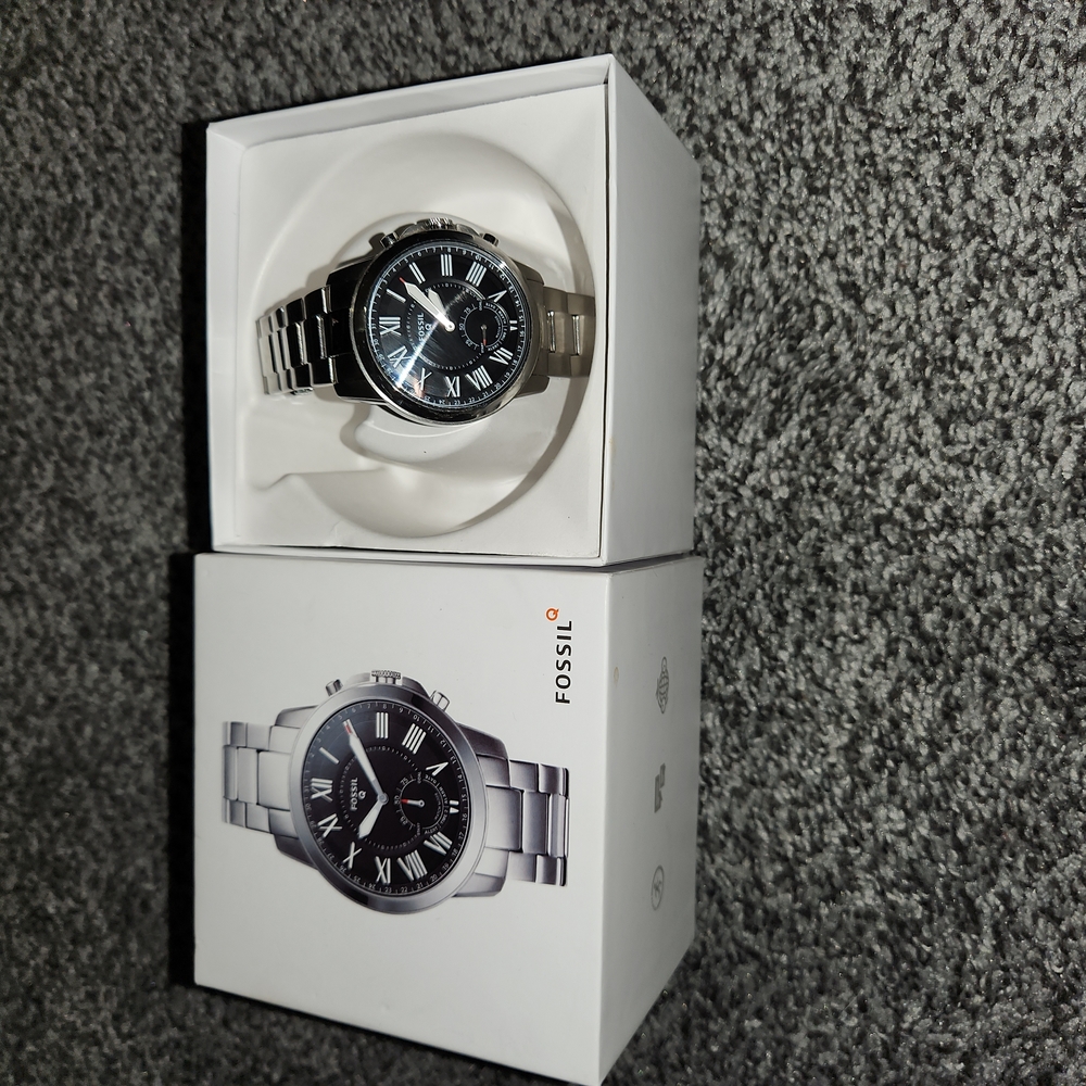 Fossil hybrid smartwatch